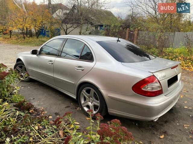 Сірий Мерседес Е-Клас, об'ємом двигуна 5 л та пробігом 350 тис. км за 8800 $, фото 6 на Automoto.ua