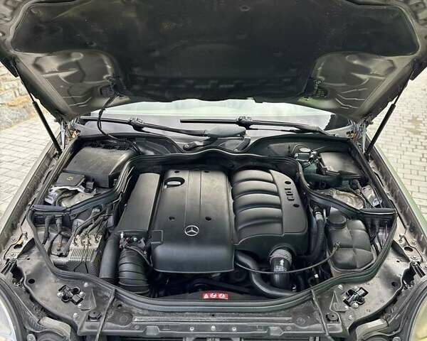 Мерседес Е-Клас 2004 у Каменце-Подольском на Automoto.ua Сірий Мерседес Е-Клас, об'ємом двигуна 2.1 л та пробігом 312 тис. км за 6600 $, фото 15 на Automoto.ua