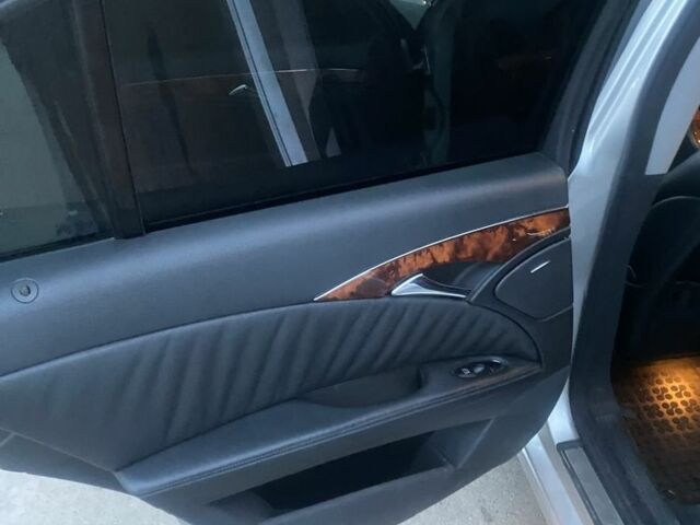 Сірий Мерседес Е-Клас, об'ємом двигуна 2.7 л та пробігом 100 тис. км за 3300 $, фото 18 на Automoto.ua