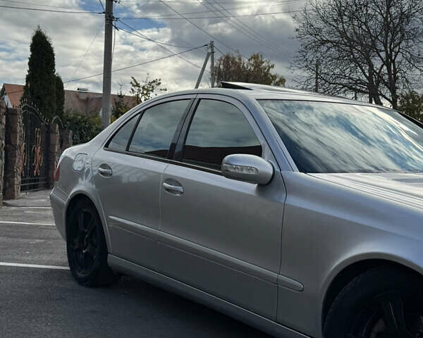 Мерседес Е-Клас 2004 у Вінниці на Automoto.ua Сірий Мерседес Е-Клас, об'ємом двигуна 1.8 л та пробігом 459 тис. км за 4799 $, фото 15 на Automoto.ua