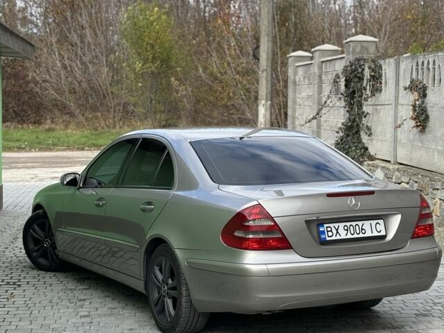 Мерседес Е-Клас 2004 у Каменце-Подольском на Automoto.ua Сірий Мерседес Е-Клас, об'ємом двигуна 2.1 л та пробігом 312 тис. км за 6600 $, фото 2 на Automoto.ua