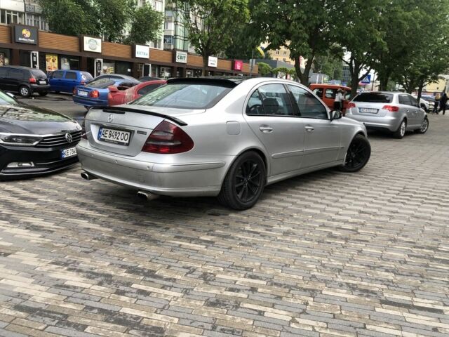 Серый Мерседес Е-Класс, объемом двигателя 2.7 л и пробегом 153 тыс. км за 7500 $, фото 1 на Automoto.ua