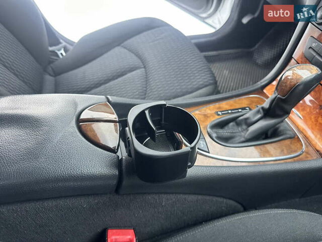 Серый Мерседес Е-Класс, объемом двигателя 1.8 л и пробегом 289 тыс. км за 6750 $, фото 52 на Automoto.ua