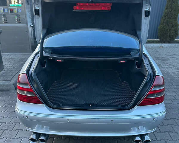 Серый Мерседес Е-Класс, объемом двигателя 2.69 л и пробегом 406 тыс. км за 7000 $, фото 13 на Automoto.ua