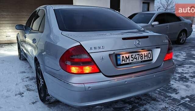 Сірий Мерседес Е-Клас, об'ємом двигуна 3.22 л та пробігом 495 тис. км за 7777 $, фото 41 на Automoto.ua
