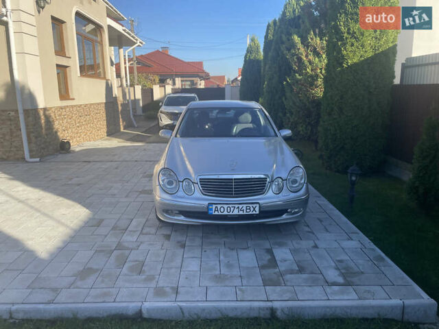 Серый Мерседес Е-Класс, объемом двигателя 3.2 л и пробегом 356 тыс. км за 7800 $, фото 7 на Automoto.ua