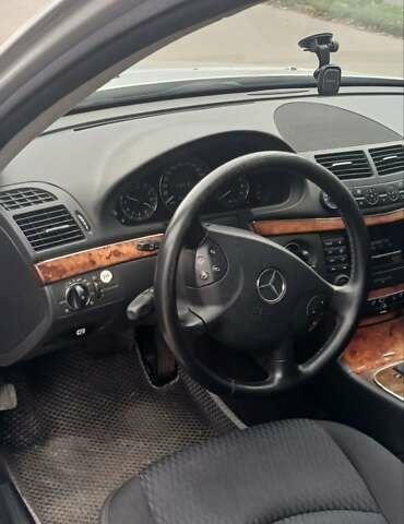 Серый Мерседес Е-Класс, объемом двигателя 1.8 л и пробегом 289 тыс. км за 7150 $, фото 22 на Automoto.ua