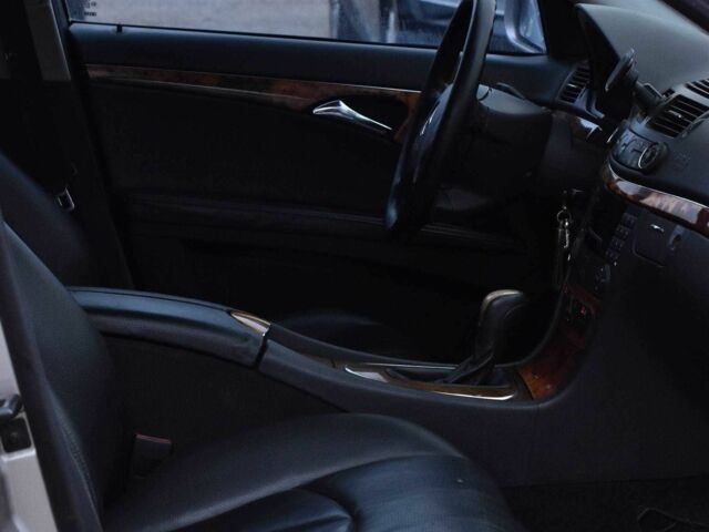 Сірий Мерседес Е-Клас, об'ємом двигуна 1.8 л та пробігом 482 тис. км за 6950 $, фото 13 на Automoto.ua