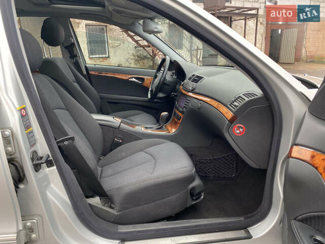 Сірий Мерседес Е-Клас, об'ємом двигуна 3.2 л та пробігом 272 тис. км за 3850 $, фото 34 на Automoto.ua