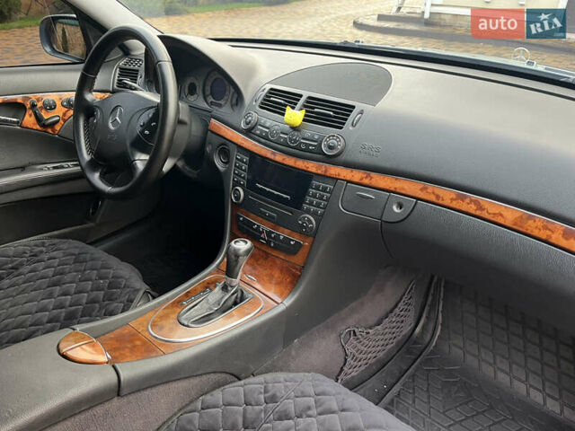 Серый Мерседес Е-Класс, объемом двигателя 2.2 л и пробегом 359 тыс. км за 6450 $, фото 37 на Automoto.ua