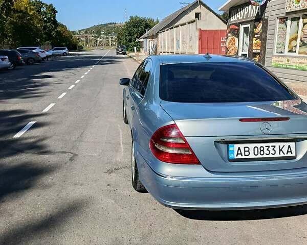 Серый Мерседес Е-Класс, объемом двигателя 2.2 л и пробегом 300 тыс. км за 6400 $, фото 2 на Automoto.ua