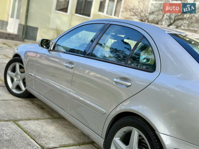 Сірий Мерседес Е-Клас, об'ємом двигуна 2.7 л та пробігом 400 тис. км за 8300 $, фото 34 на Automoto.ua