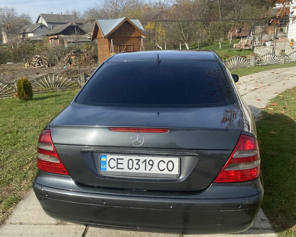 Сірий Мерседес Е-Клас, об'ємом двигуна 2.2 л та пробігом 297 тис. км за 7000 $, фото 7 на Automoto.ua