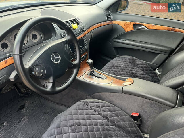 Серый Мерседес Е-Класс, объемом двигателя 2.2 л и пробегом 359 тыс. км за 6450 $, фото 33 на Automoto.ua