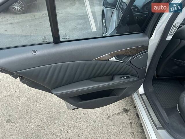 Серый Мерседес Е-Класс, объемом двигателя 2.2 л и пробегом 365 тыс. км за 5500 $, фото 20 на Automoto.ua