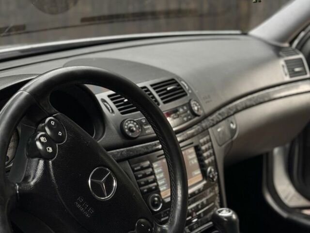 Серый Мерседес Е-Класс, объемом двигателя 2.2 л и пробегом 430 тыс. км за 6999 $, фото 1 на Automoto.ua