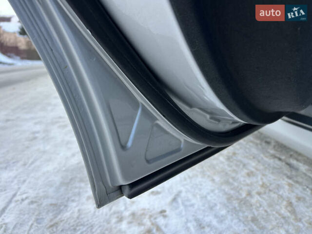 Серый Мерседес Е-Класс, объемом двигателя 1.8 л и пробегом 291 тыс. км за 7350 $, фото 52 на Automoto.ua