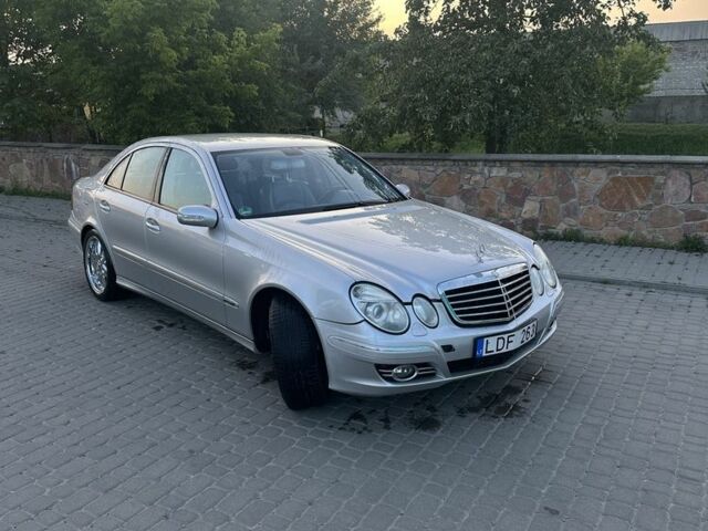 Сірий Мерседес Е-Клас, об'ємом двигуна 3.2 л та пробігом 250 тис. км за 3000 $, фото 3 на Automoto.ua