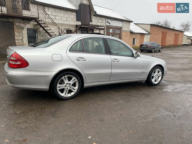 Сірий Мерседес Е-Клас, об'ємом двигуна 3.2 л та пробігом 272 тис. км за 3850 $, фото 23 на Automoto.ua