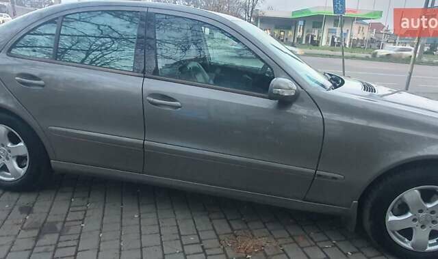 Сірий Мерседес Е-Клас, об'ємом двигуна 1.8 л та пробігом 385 тис. км за 5500 $, фото 2 на Automoto.ua