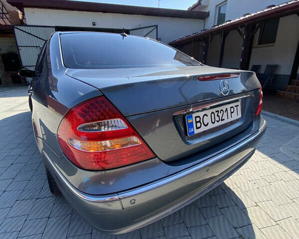 Сірий Мерседес Е-Клас, об'ємом двигуна 2.15 л та пробігом 375 тис. км за 8600 $, фото 6 на Automoto.ua