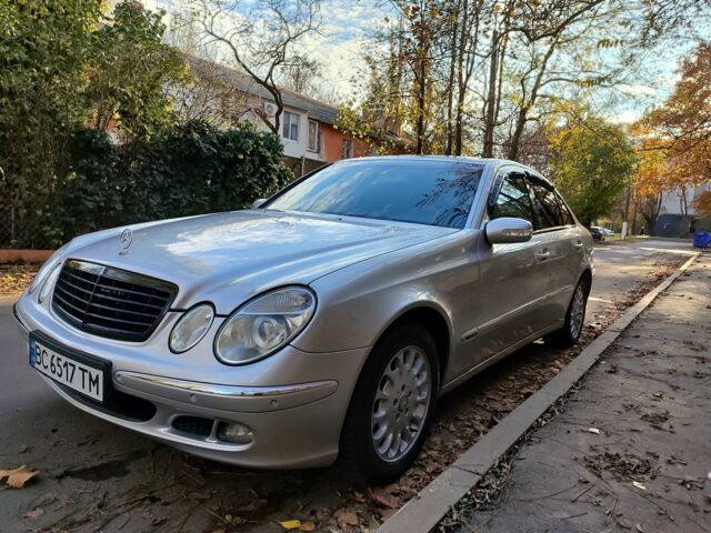 Серый Мерседес Е-Класс, объемом двигателя 2.1 л и пробегом 443 тыс. км за 8300 $, фото 2 на Automoto.ua