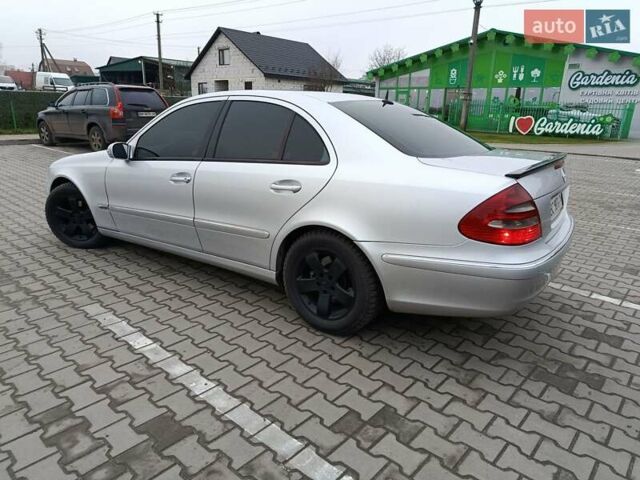 Серый Мерседес Е-Класс, объемом двигателя 2.1 л и пробегом 326 тыс. км за 7200 $, фото 2 на Automoto.ua