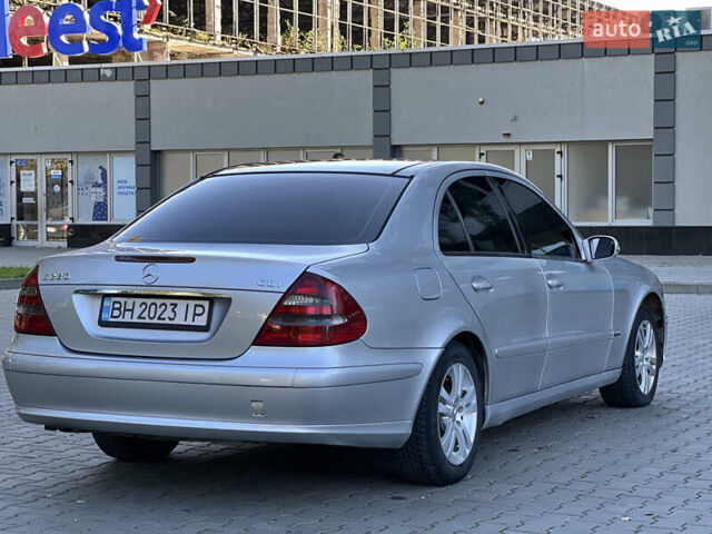 Сірий Мерседес Е-Клас, об'ємом двигуна 2.2 л та пробігом 300 тис. км за 6200 $, фото 4 на Automoto.ua