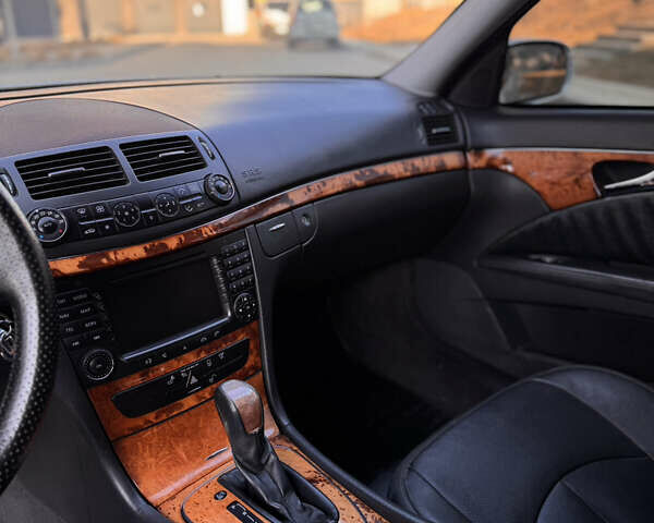 Серый Мерседес Е-Класс, объемом двигателя 3.22 л и пробегом 408 тыс. км за 8200 $, фото 10 на Automoto.ua