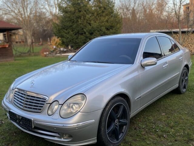 Серый Мерседес Е-Класс, объемом двигателя 2.7 л и пробегом 300 тыс. км за 3300 $, фото 1 на Automoto.ua