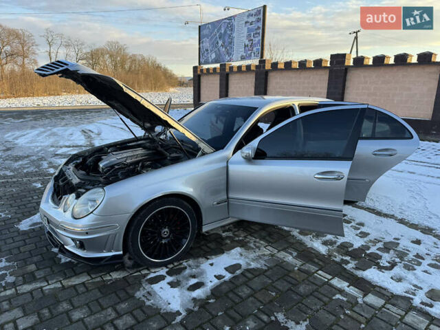 Сірий Мерседес Е-Клас, об'ємом двигуна 3.2 л та пробігом 300 тис. км за 7300 $, фото 1 на Automoto.ua