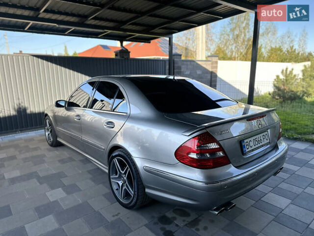 Сірий Мерседес Е-Клас, об'ємом двигуна 4.97 л та пробігом 390 тис. км за 8999 $, фото 4 на Automoto.ua