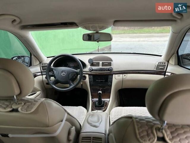 Мерседес Е-Клас 2004 у Каменце-Подольском на Automoto.ua Сірий Мерседес Е-Клас, об'ємом двигуна 2.1 л та пробігом 312 тис. км за 6600 $, фото 7 на Automoto.ua