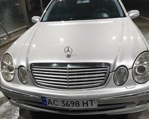 Серый Мерседес Е-Класс, объемом двигателя 2.15 л и пробегом 400 тыс. км за 6300 $, фото 4 на Automoto.ua