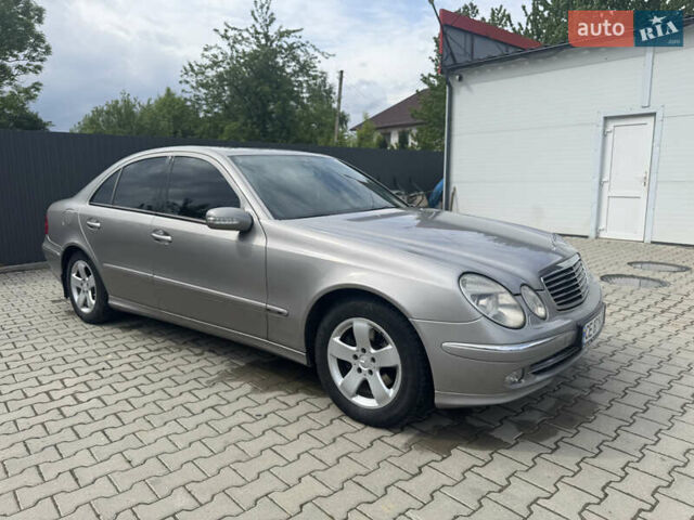 Серый Мерседес Е-Класс, объемом двигателя 2.7 л и пробегом 426 тыс. км за 6999 $, фото 2 на Automoto.ua