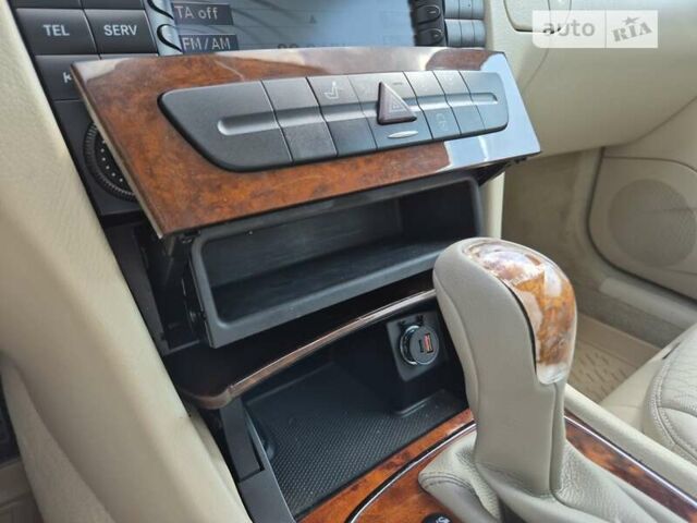 Сірий Мерседес Е-Клас, об'ємом двигуна 1.8 л та пробігом 281 тис. км за 11400 $, фото 17 на Automoto.ua