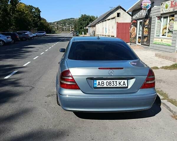 Серый Мерседес Е-Класс, объемом двигателя 2.2 л и пробегом 300 тыс. км за 6400 $, фото 3 на Automoto.ua