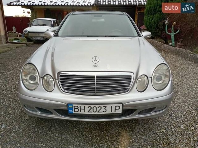 Сірий Мерседес Е-Клас, об'ємом двигуна 2.15 л та пробігом 302 тис. км за 6400 $, фото 6 на Automoto.ua