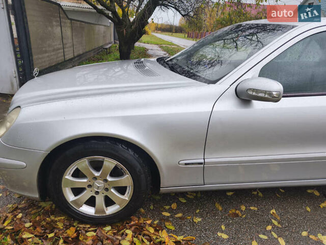 Мерседес Е-Клас 2004 у Чернігові на Automoto.ua Сірий Мерседес Е-Клас, об'ємом двигуна 2.2 л та пробігом 380 тис. км за 7000 $, фото 7 на Automoto.ua
