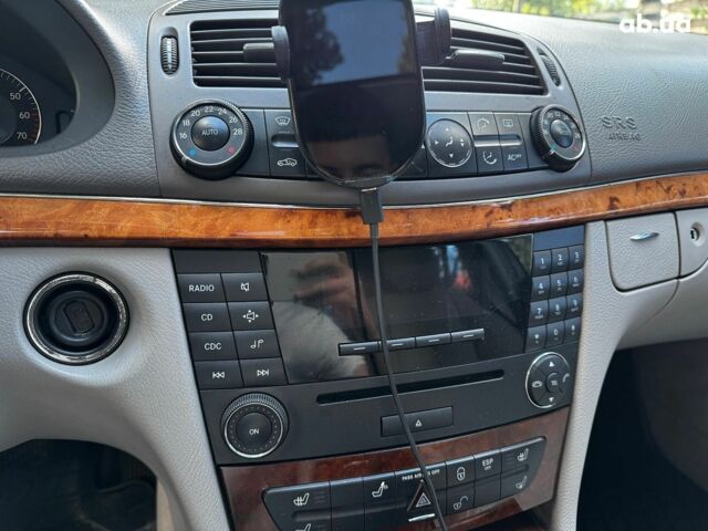 Серый Мерседес Е-Класс, объемом двигателя 2.6 л и пробегом 445 тыс. км за 6980 $, фото 18 на Automoto.ua