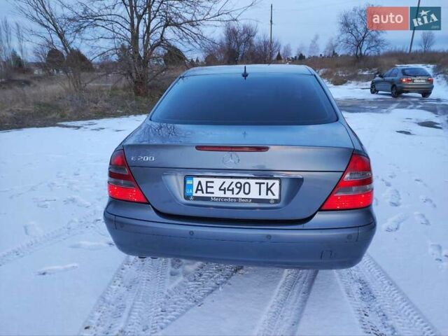 Серый Мерседес Е-Класс, объемом двигателя 2 л и пробегом 318 тыс. км за 7800 $, фото 3 на Automoto.ua