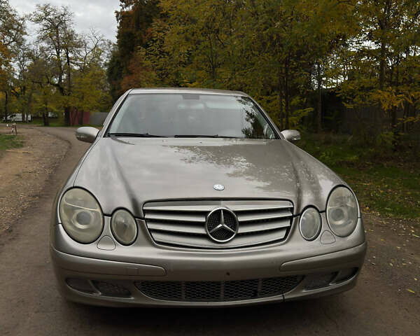 Мерседес Е-Клас 2004 у Одесі на Automoto.ua Сірий Мерседес Е-Клас, об'ємом двигуна 3.2 л та пробігом 200 тис. км за 8000 $, фото 5 на Automoto.ua