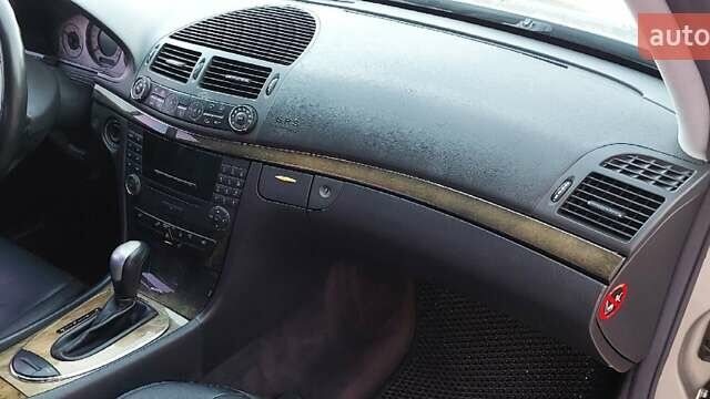 Серый Мерседес Е-Класс, объемом двигателя 2.6 л и пробегом 214 тыс. км за 6300 $, фото 17 на Automoto.ua
