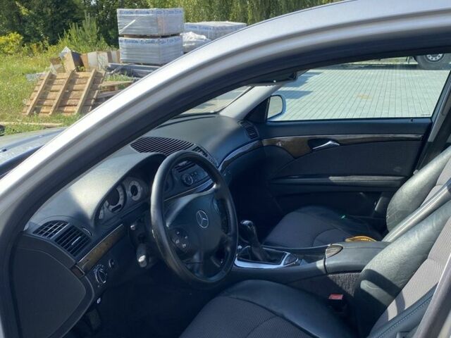 Сірий Мерседес Е-Клас, об'ємом двигуна 2.7 л та пробігом 3 тис. км за 7800 $, фото 3 на Automoto.ua