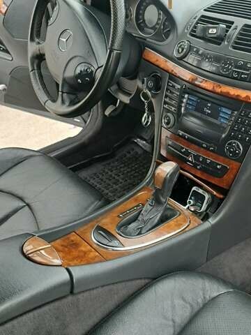 Серый Мерседес Е-Класс, объемом двигателя 2.69 л и пробегом 320 тыс. км за 7300 $, фото 7 на Automoto.ua