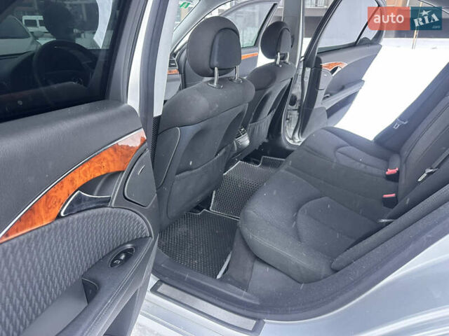 Серый Мерседес Е-Класс, объемом двигателя 1.8 л и пробегом 289 тыс. км за 6750 $, фото 71 на Automoto.ua