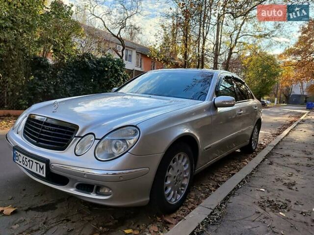 Серый Мерседес Е-Класс, объемом двигателя 2.1 л и пробегом 443 тыс. км за 8300 $, фото 2 на Automoto.ua