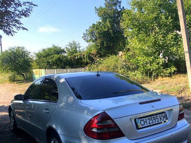 Сірий Мерседес Е-Клас, об'ємом двигуна 2.2 л та пробігом 500 тис. км за 3800 $, фото 1 на Automoto.ua