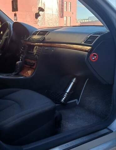 Серый Мерседес Е-Класс, объемом двигателя 1.8 л и пробегом 289 тыс. км за 7150 $, фото 7 на Automoto.ua