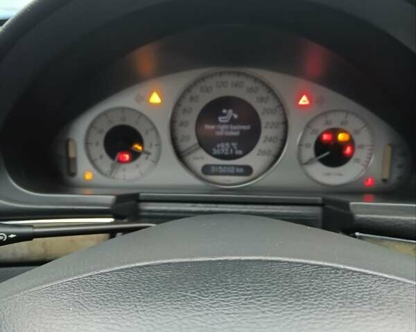 Сірий Мерседес Е-Клас, об'ємом двигуна 1.8 л та пробігом 315 тис. км за 6499 $, фото 1 на Automoto.ua